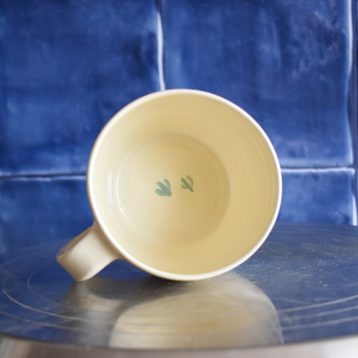 Taza entre el desierto y el mar