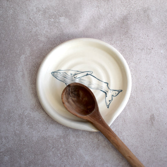 Descansa cuchara ballena