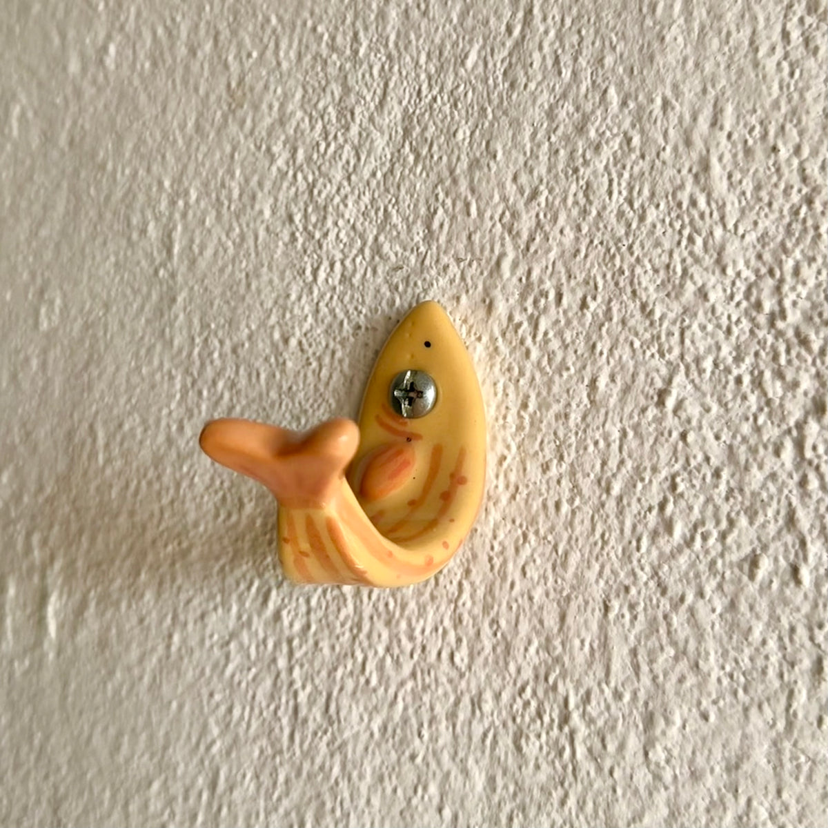 Ganchito de pez amarillo