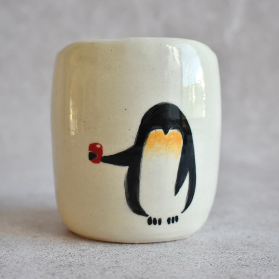 Taza de viaje diseño de pingüino