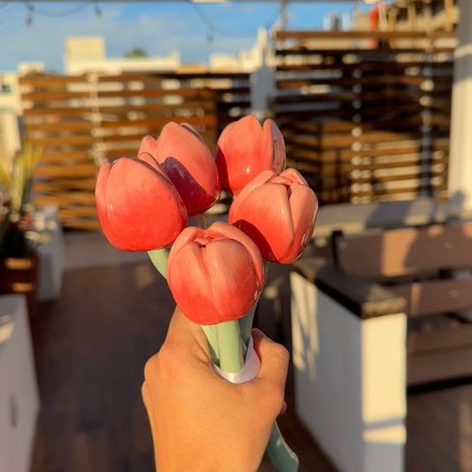 Tulipán de cerámica